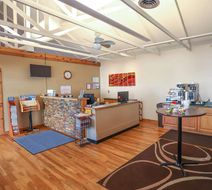 Super 8 by Wyndham Branson Lobby