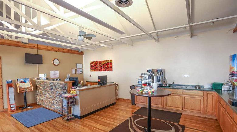 <b>Super 8 by Wyndham Branson Lobby</b>. Images powered by <a href="https://iceportal.shijigroup.com/" title="IcePortal" target="_blank">IcePortal</a>.