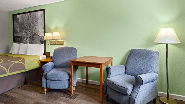 <b>Super 8 by Wyndham Branson Suite</b>. Images powered by <a href="https://iceportal.shijigroup.com/" title="IcePortal" target="_blank">IcePortal</a>.