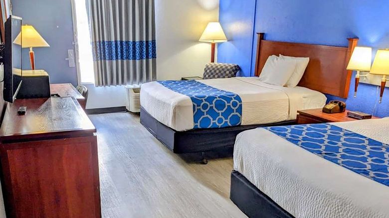 <b>Baymont by Wyndham Hannibal Room</b>. Images powered by <a href="https://iceportal.shijigroup.com/" title="IcePortal" target="_blank">IcePortal</a>.