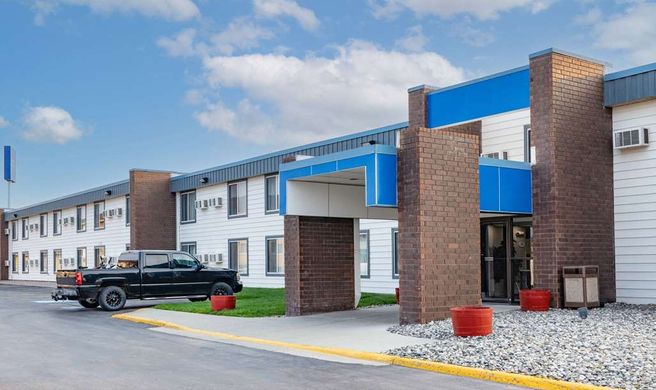 Baymont by Wyndham Gillette Exterior