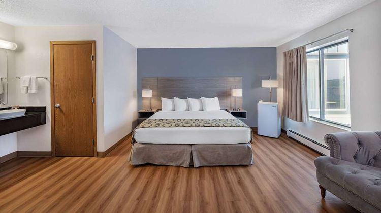 Baymont by Wyndham Gillette Suite