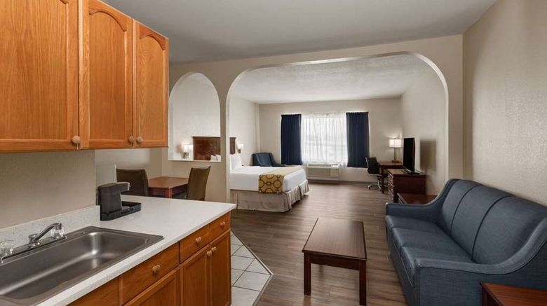 <b>Baymont by Wyndham Houston Suite</b>. Images powered by <a href="https://iceportal.shijigroup.com/" title="IcePortal" target="_blank">IcePortal</a>.