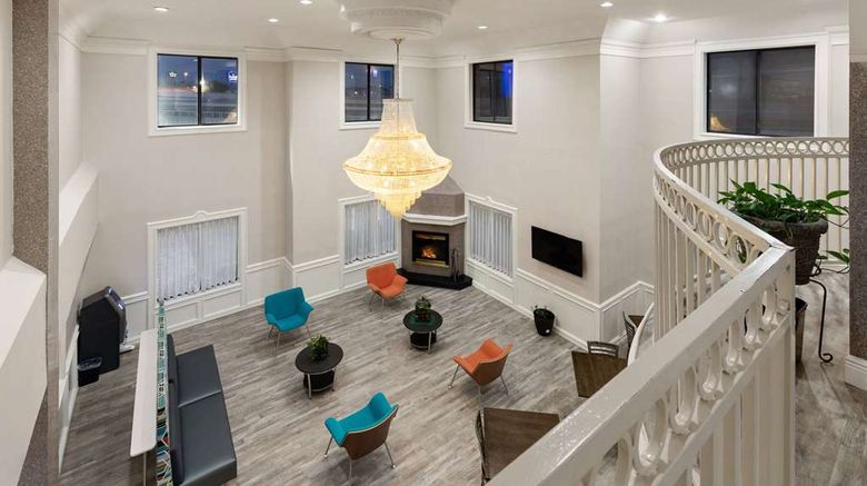 <b>Baymont by Wyndham Houston Lobby</b>. Images powered by <a href="https://iceportal.shijigroup.com/" title="IcePortal" target="_blank">IcePortal</a>.