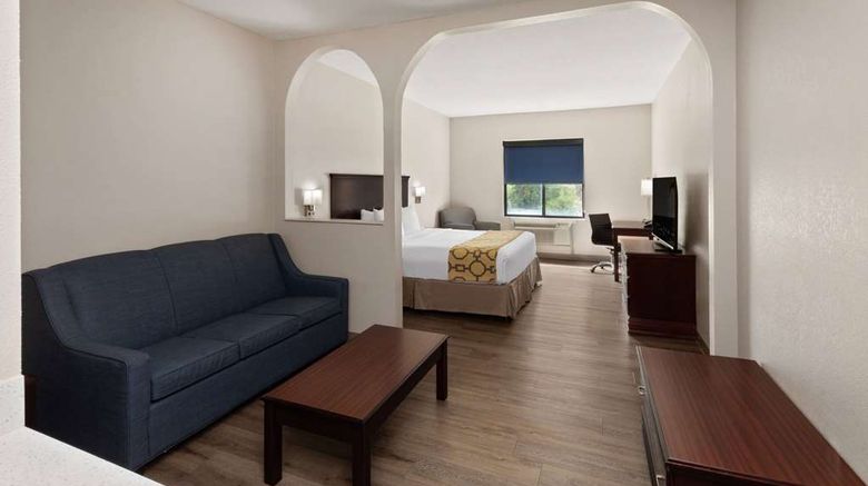 <b>Baymont by Wyndham Houston Room</b>. Images powered by <a href="https://iceportal.shijigroup.com/" title="IcePortal" target="_blank">IcePortal</a>.