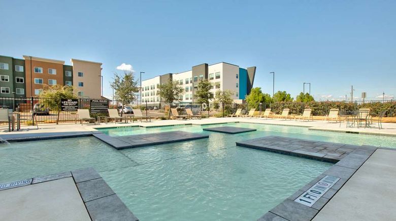 <b>La Quinta Inn & Suites Lubbock Southwest Pool</b>. Images powered by <a href="https://iceportal.shijigroup.com/" title="IcePortal" target="_blank">IcePortal</a>.