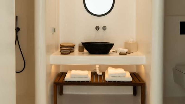 <b>Nobu Hotel Santorini Suite</b>. Images powered by <a href="https://iceportal.shijigroup.com/" title="IcePortal" target="_blank">IcePortal</a>.