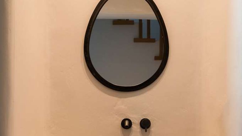 <b>Nobu Hotel Santorini Room</b>. Images powered by <a href="https://iceportal.shijigroup.com/" title="IcePortal" target="_blank">IcePortal</a>.