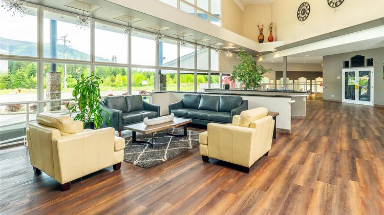 Quality Inn and Suites Clearwater Lobby