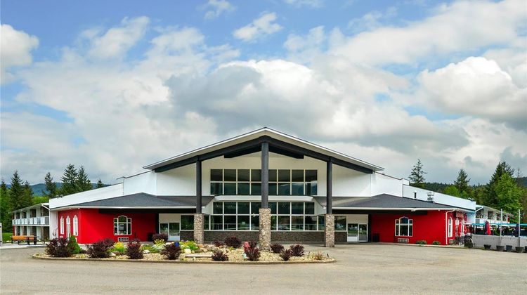 Quality Inn and Suites Clearwater Exterior