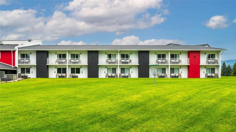 Quality Inn and Suites Clearwater Exterior