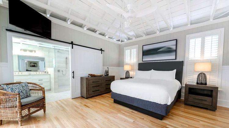 Del Mar Beach Hotel Room