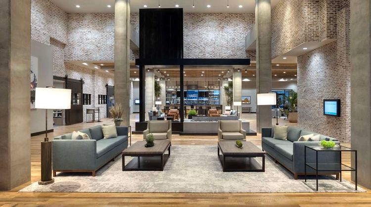 Embassy Suites by Hilton Bowling Green Lobby