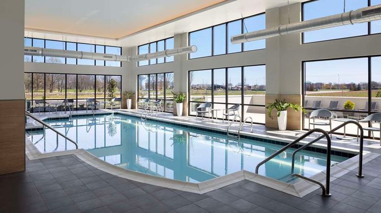 Embassy Suites by Hilton Bowling Green Pool