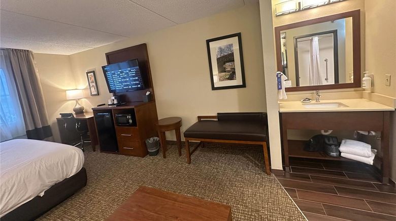 <b>Wingate by Wyndham West Mifflin Room</b>. Images powered by <a href="https://iceportal.shijigroup.com/" title="IcePortal" target="_blank">IcePortal</a>.