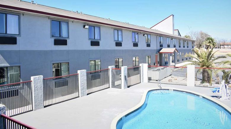<b>Super 8 by Wyndham New Braunfels I-35 Pool</b>. Images powered by <a href="https://iceportal.shijigroup.com/" title="IcePortal" target="_blank">IcePortal</a>.