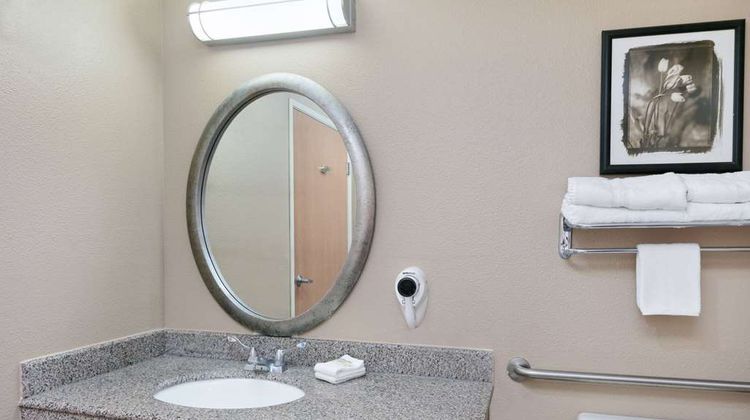 Super 8 by Wyndham New Braunfels I-35 Room