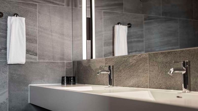 <b>Scandic Spectrum Suite</b>. Images powered by <a href="https://iceportal.shijigroup.com/" title="IcePortal" target="_blank">IcePortal</a>.