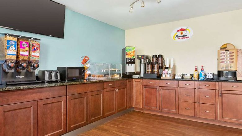 <b>Super 8 by Wyndham Findlay Other</b>. Images powered by <a href="https://iceportal.shijigroup.com/" title="IcePortal" target="_blank">IcePortal</a>.