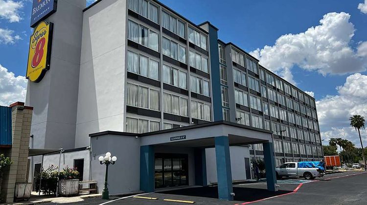 Super 8 by Wyndham Laredo Exterior