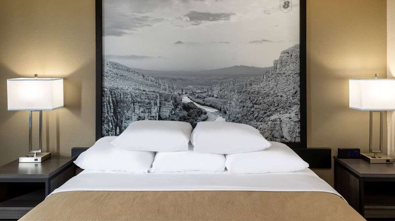 <b>Super 8 by Wyndham Laredo Room</b>. Images powered by <a href="https://iceportal.shijigroup.com/" title="IcePortal" target="_blank">IcePortal</a>.