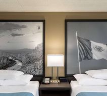 Super 8 by Wyndham Laredo Room