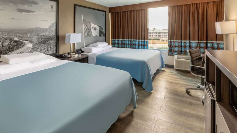 <b>Super 8 by Wyndham Laredo Room</b>. Images powered by <a href="https://iceportal.shijigroup.com/" title="IcePortal" target="_blank">IcePortal</a>.