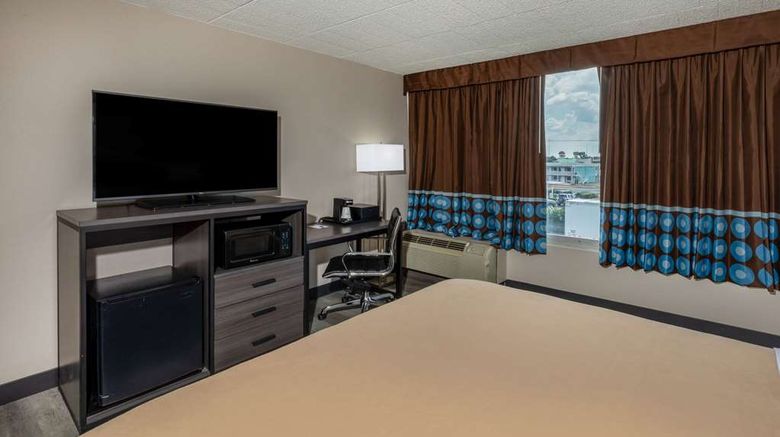 <b>Super 8 by Wyndham Laredo Room</b>. Images powered by <a href="https://iceportal.shijigroup.com/" title="IcePortal" target="_blank">IcePortal</a>.