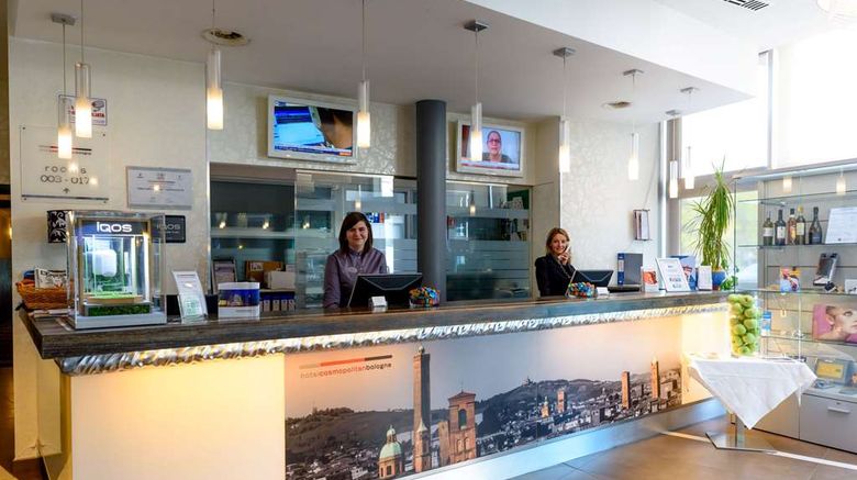 <b>Hotel Cosmopolitan Bologna Lobby</b>. Images powered by <a href="https://iceportal.shijigroup.com/" title="IcePortal" target="_blank">IcePortal</a>.