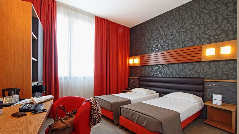 <b>Hotel Cosmopolitan Bologna Room</b>. Images powered by <a href="https://iceportal.shijigroup.com/" title="IcePortal" target="_blank">IcePortal</a>.