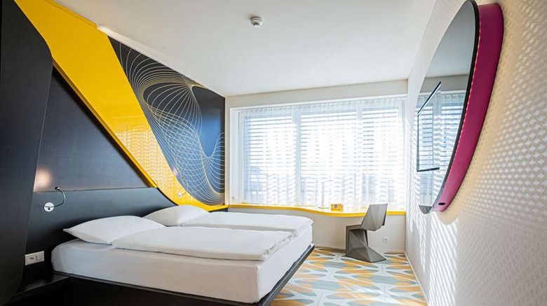 <b>Prize by Radisson, Bern City Room</b>. Images powered by <a href="https://iceportal.shijigroup.com/" title="IcePortal" target="_blank">IcePortal</a>.