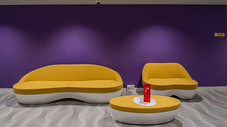 <b>Prize by Radisson, Bern City Lobby</b>. Images powered by <a href="https://iceportal.shijigroup.com/" title="IcePortal" target="_blank">IcePortal</a>.