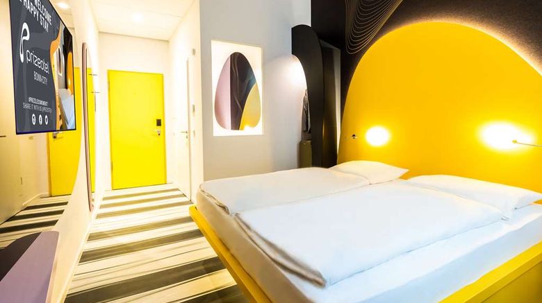 <b>Prize by Radisson, Bonn City Room</b>. Images powered by <a href="https://iceportal.shijigroup.com/" title="IcePortal" target="_blank">IcePortal</a>.