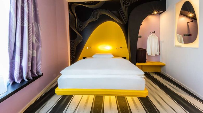 <b>Prize by Radisson, Bonn City Room</b>. Images powered by <a href="https://iceportal.shijigroup.com/" title="IcePortal" target="_blank">IcePortal</a>.