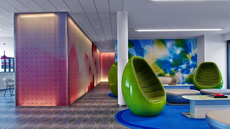 <b>Prize by Radisson, Hamburg City Lobby</b>. Images powered by <a href="https://iceportal.shijigroup.com/" title="IcePortal" target="_blank">IcePortal</a>.