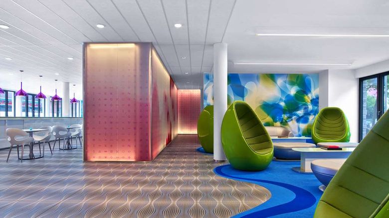 <b>Prize by Radisson, Hamburg City Lobby</b>. Images powered by <a href="https://iceportal.shijigroup.com/" title="IcePortal" target="_blank">IcePortal</a>.
