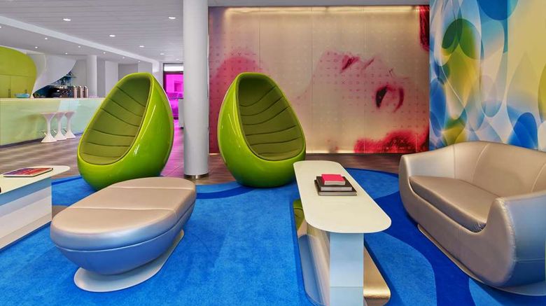 <b>Prize by Radisson, Hamburg City Lobby</b>. Images powered by <a href="https://iceportal.shijigroup.com/" title="IcePortal" target="_blank">IcePortal</a>.