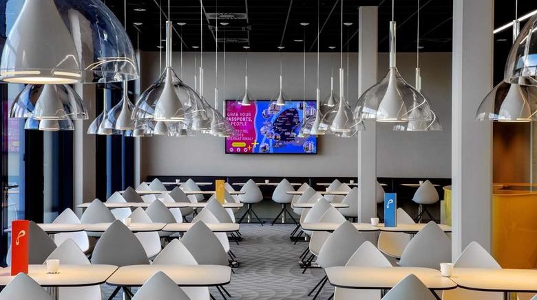 <b>Prize by Radisson, Munich Airport Restaurant</b>. Images powered by <a href="https://iceportal.shijigroup.com/" title="IcePortal" target="_blank">IcePortal</a>.