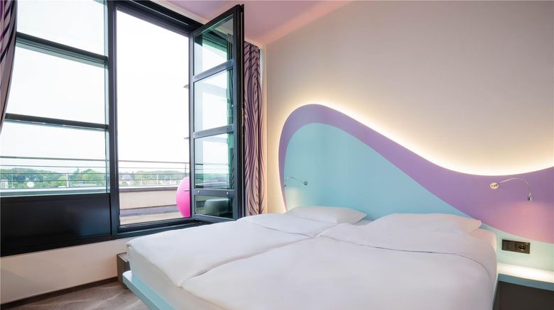 <b>Prize by Radisson, Rostock City Room</b>. Images powered by <a href="https://iceportal.shijigroup.com/" title="IcePortal" target="_blank">IcePortal</a>.