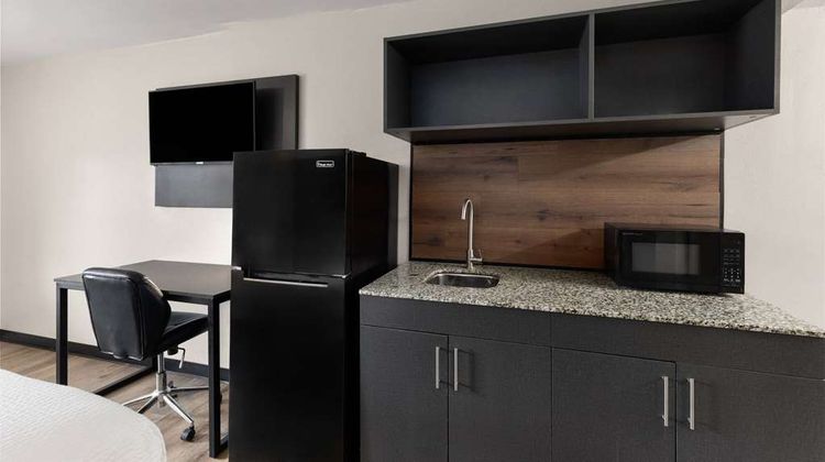 Baymont by Wyndham Dothan Suite