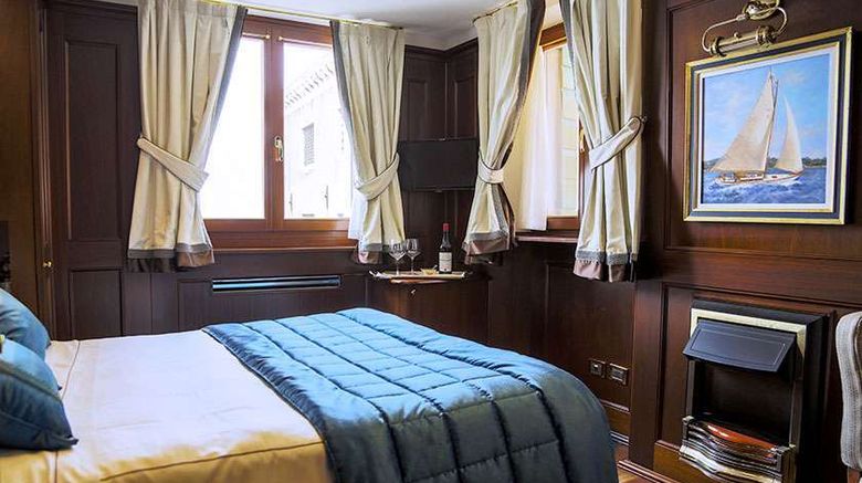 <b>Hotel Bucintoro Room</b>. Images powered by <a href="https://iceportal.shijigroup.com/" title="IcePortal" target="_blank">IcePortal</a>.