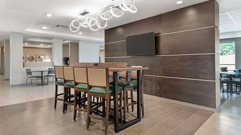 <b>Best Western Plus Grand Rapids Lobby</b>. Images powered by <a href="https://iceportal.shijigroup.com/" title="IcePortal" target="_blank">IcePortal</a>.