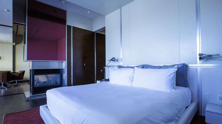 <b>Palms Place Tower - Palms Casino Resort Suite</b>. Images powered by <a href="https://iceportal.shijigroup.com/" title="IcePortal" target="_blank">IcePortal</a>.