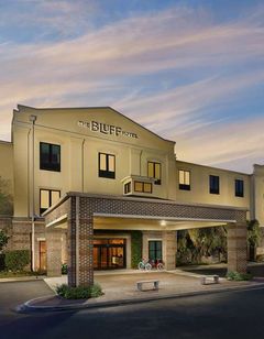 The Bluff Savannah Historic, Hilton