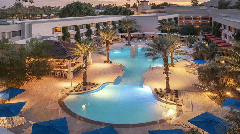 <b>The Scottsdale Resort and Spa Pool</b>. Images powered by <a href="https://iceportal.shijigroup.com/" title="IcePortal" target="_blank">IcePortal</a>.
