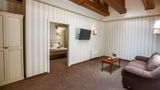 <b>Premier Geneva Hotel Suite</b>. Images powered by <a href="https://iceportal.shijigroup.com/" title="IcePortal" target="_blank">IcePortal</a>.