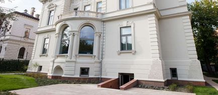 Alice Hotel Exterior