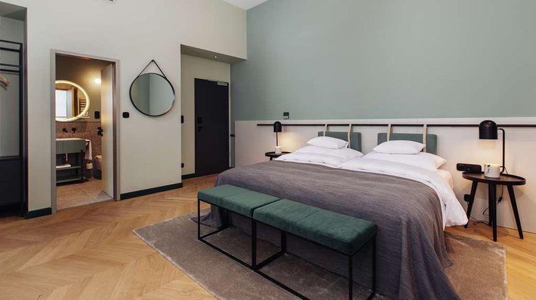 <b>Alice Hotel Room</b>. Images powered by <a href="https://iceportal.shijigroup.com/" title="IcePortal" target="_blank">IcePortal</a>.