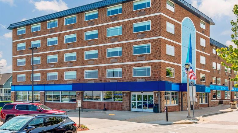 <b>The Harborview, Ascend Hotel Collection Exterior</b>. Images powered by <a href="https://iceportal.shijigroup.com/" title="IcePortal" target="_blank">IcePortal</a>.