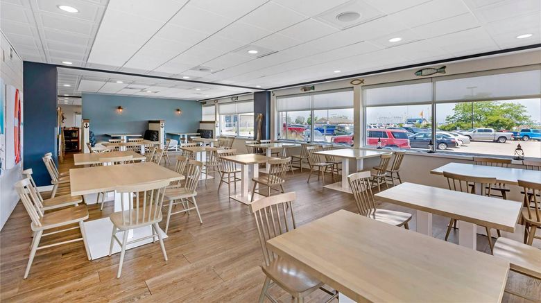 <b>The Harborview, Ascend Hotel Collection Restaurant</b>. Images powered by <a href="https://iceportal.shijigroup.com/" title="IcePortal" target="_blank">IcePortal</a>.